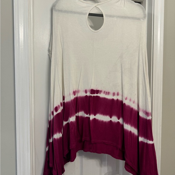Janette Plus brand off white top with pink tie dye detail at the bottom. - Picture 2 of 3